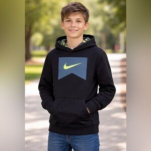 Nike Boys Dri-Fit Pullover Hoodie - Size XL (12-15)